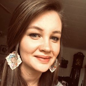 Meet your Posher, Rose-hannah